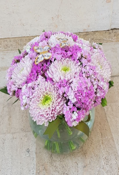 Fanusta Anastasia ve Kır Çiçekleri