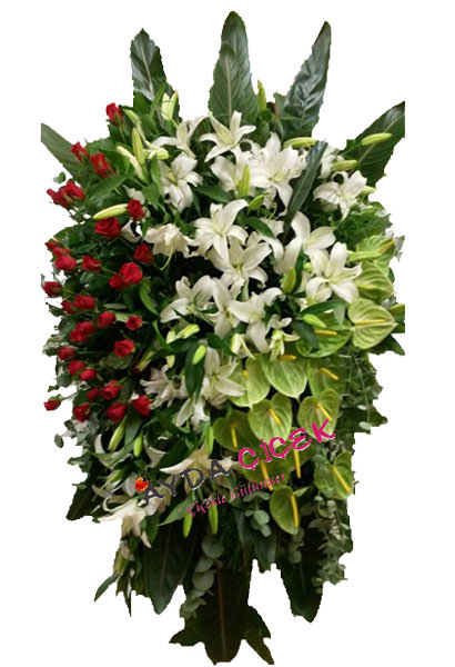 Lilyum,Gül ve Antoryumlarla Hazırlanmış Şık Ferforje
